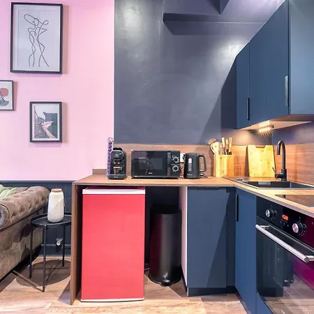 Atypical, Downtown, Fast Wi-fi - Le Cosy Pop Apartment